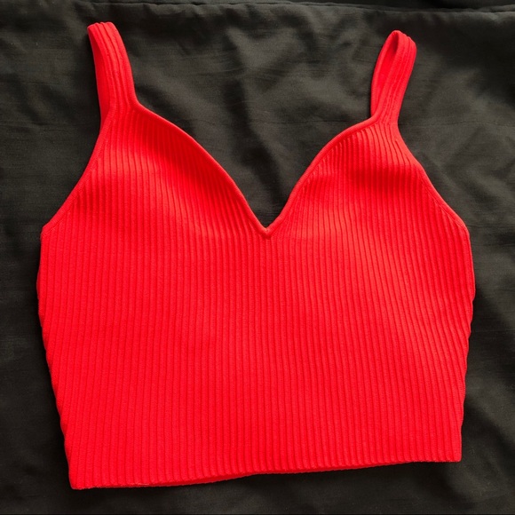 Red Cropped Tank Top - Picture 4 of 6